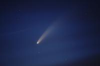 Komet na poznem večernem nebu. Foto: Martin, 13. 7. 2020